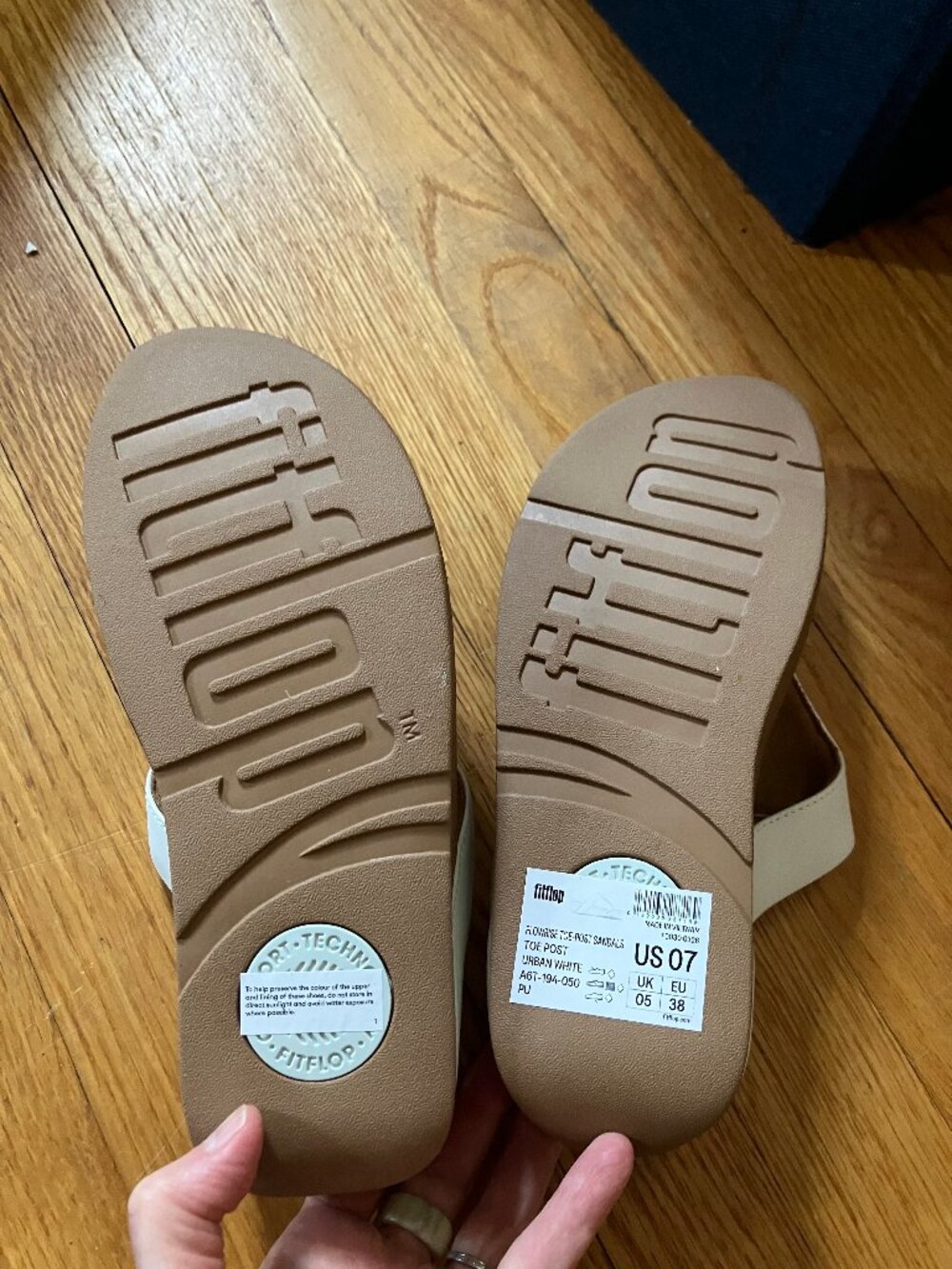 FitFlop Flowrise sandal, size 7 - Picture 4 of 9